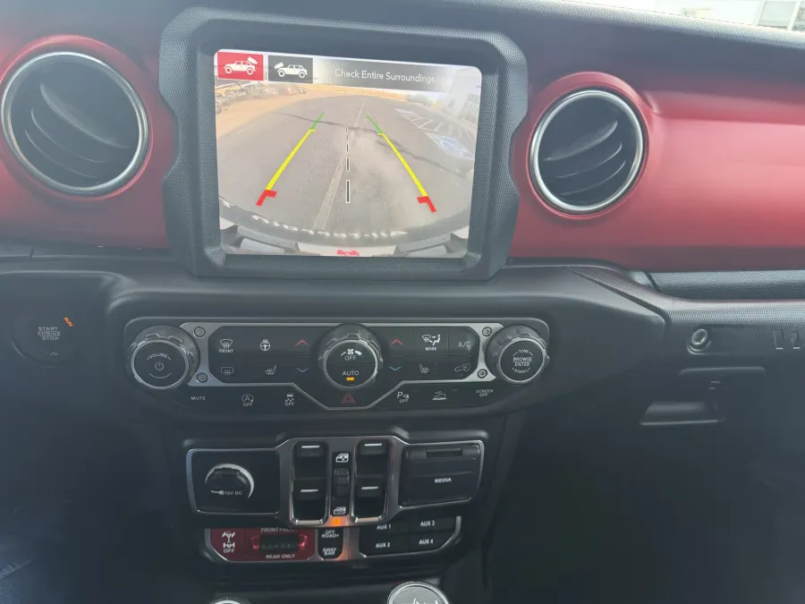 2021 Jeep Wrangler Unlimited Rubicon | Photo 15 of 18