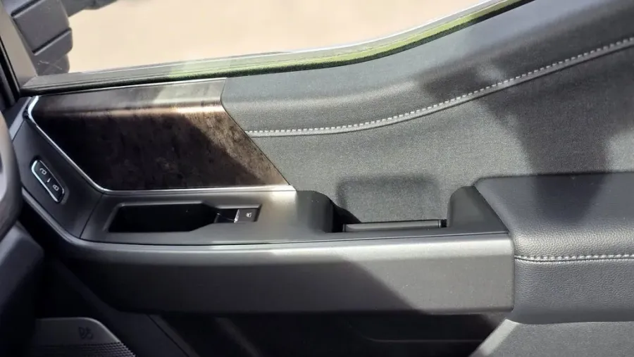 2026 Ford Super Duty F-250 | Photo 37 of 40