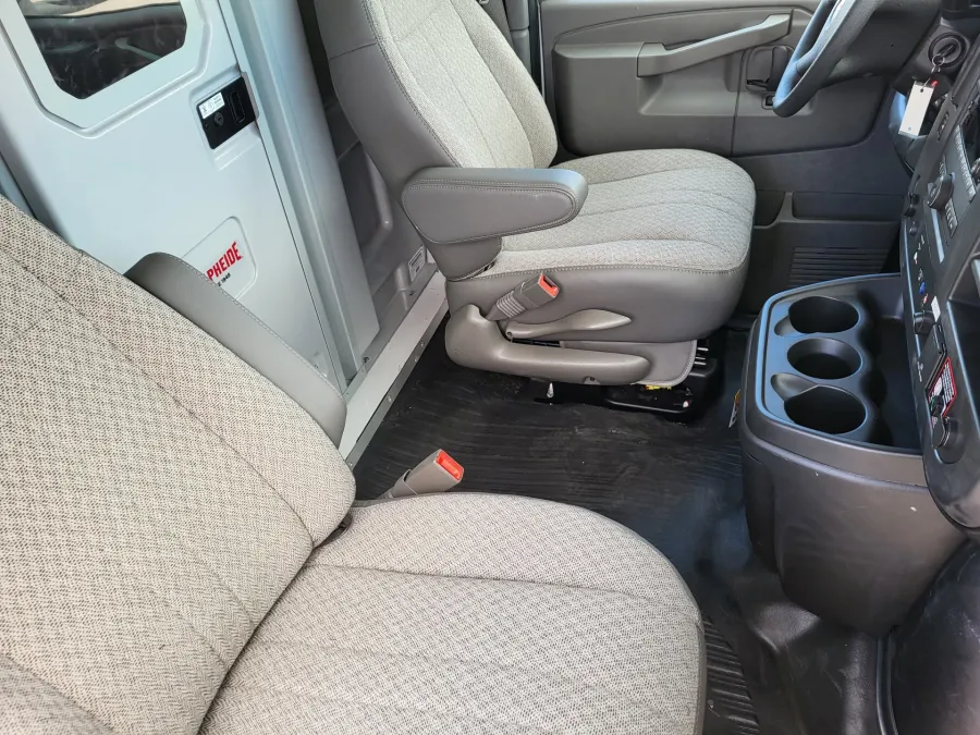 2025 GMC Savana Commercial Cutaway | Photo 12 of 20