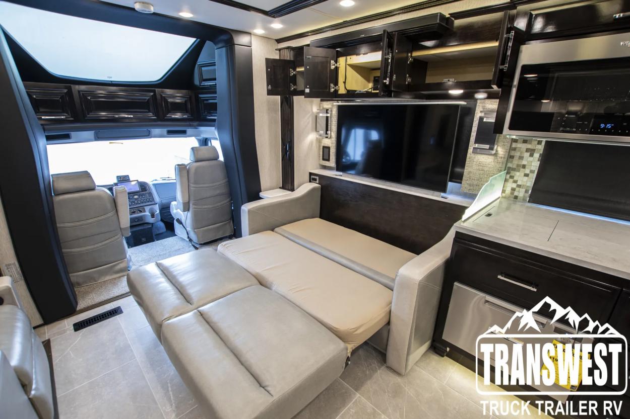 2023 Newmar Supreme Aire 4575 | Photo 15 of 40
