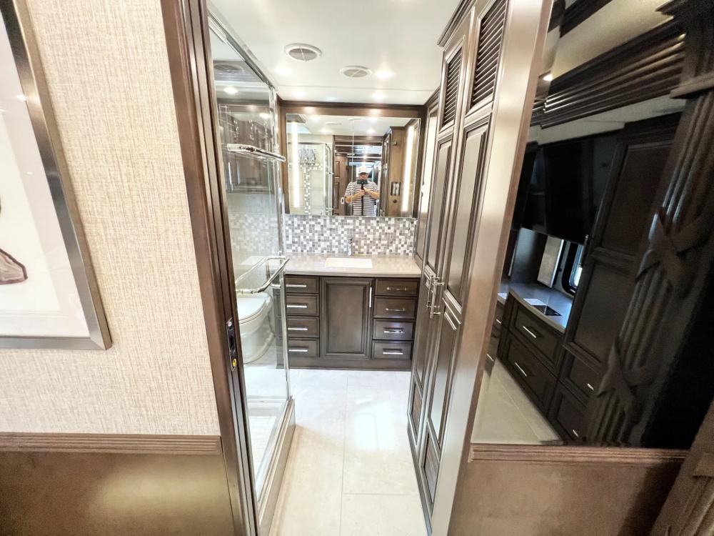 2023 Newmar Supreme Aire 4509 | Photo 18 of 37