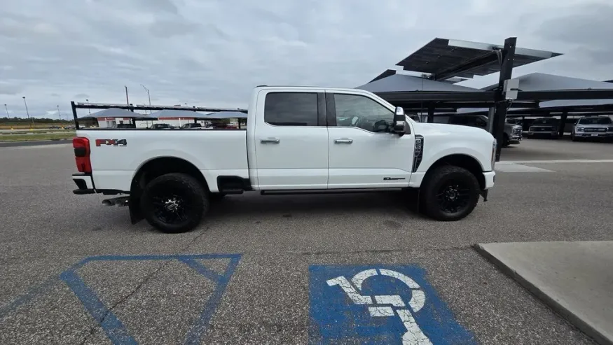 2024 Ford F-250 | Photo 6 of 38