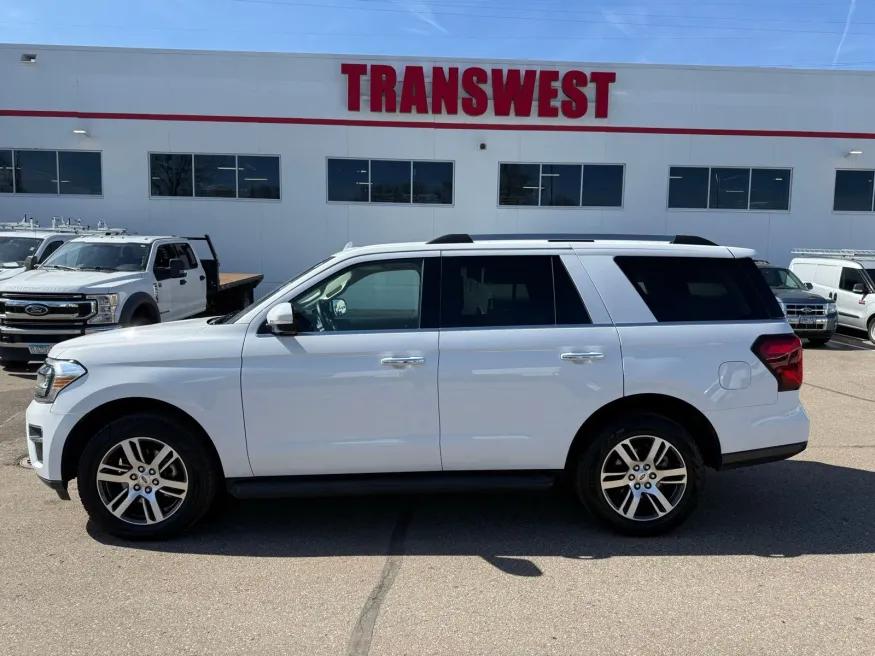 2024 Ford Expedition Limited | Photo 1 of 22