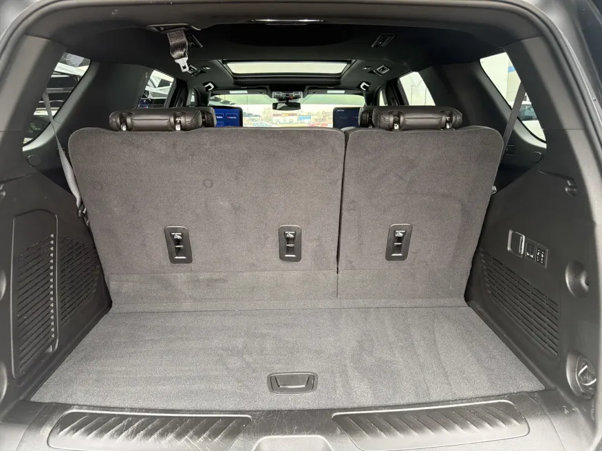 2024 Chevrolet Tahoe LT | Photo 8 of 26