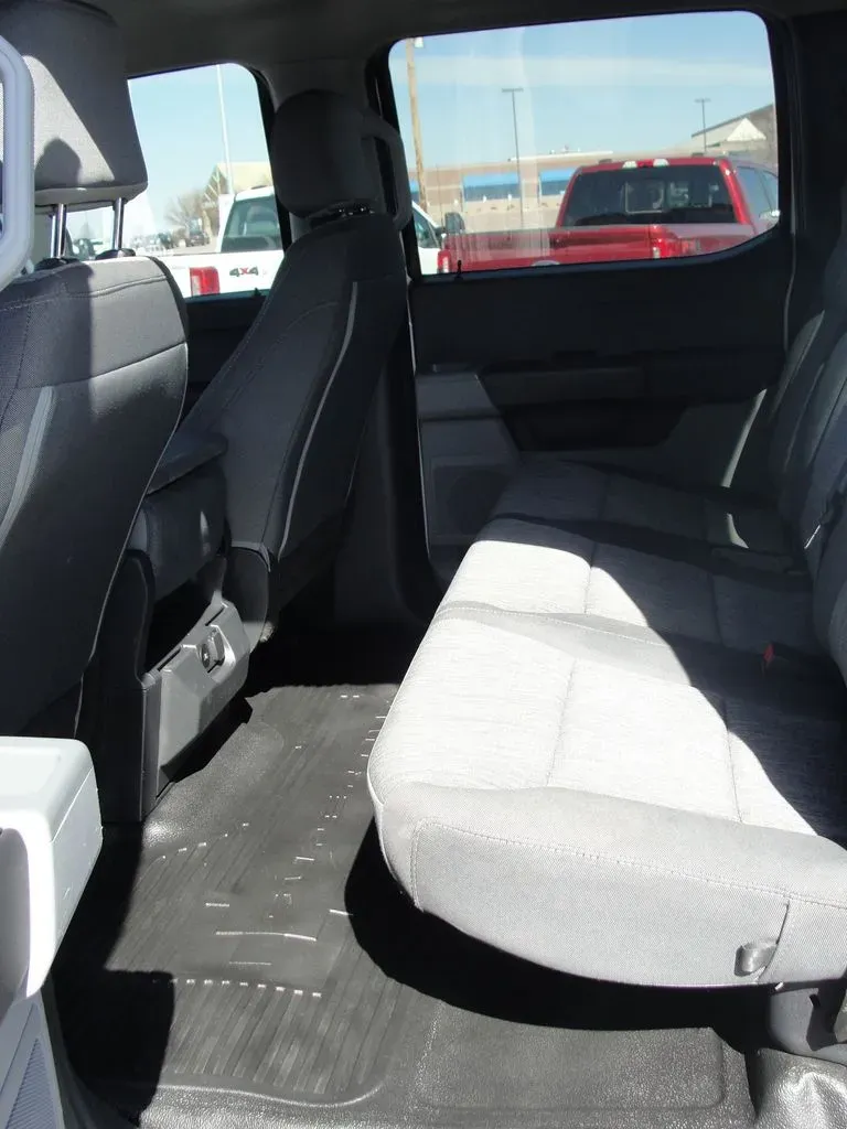 2023 Ford Super Duty F-350 XL | Photo 9 of 14