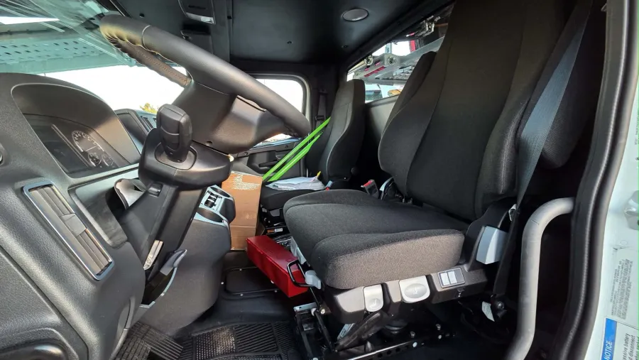 2026 Freightliner 114SD | Photo 27 of 44