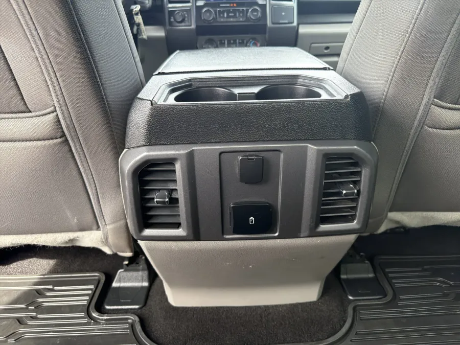 2020 Ford F-150 Lariat | Photo 10 of 20