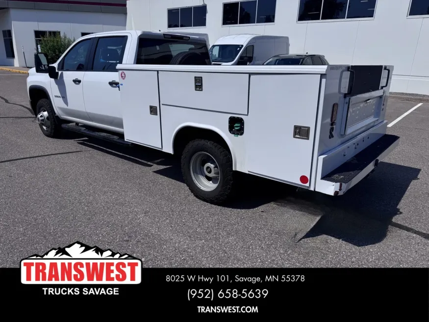 2023 Chevrolet 3500 | Photo 8 of 18