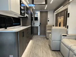 2026 Newmar Freedom Aire 2515 | Thumbnail Photo 2 of 32