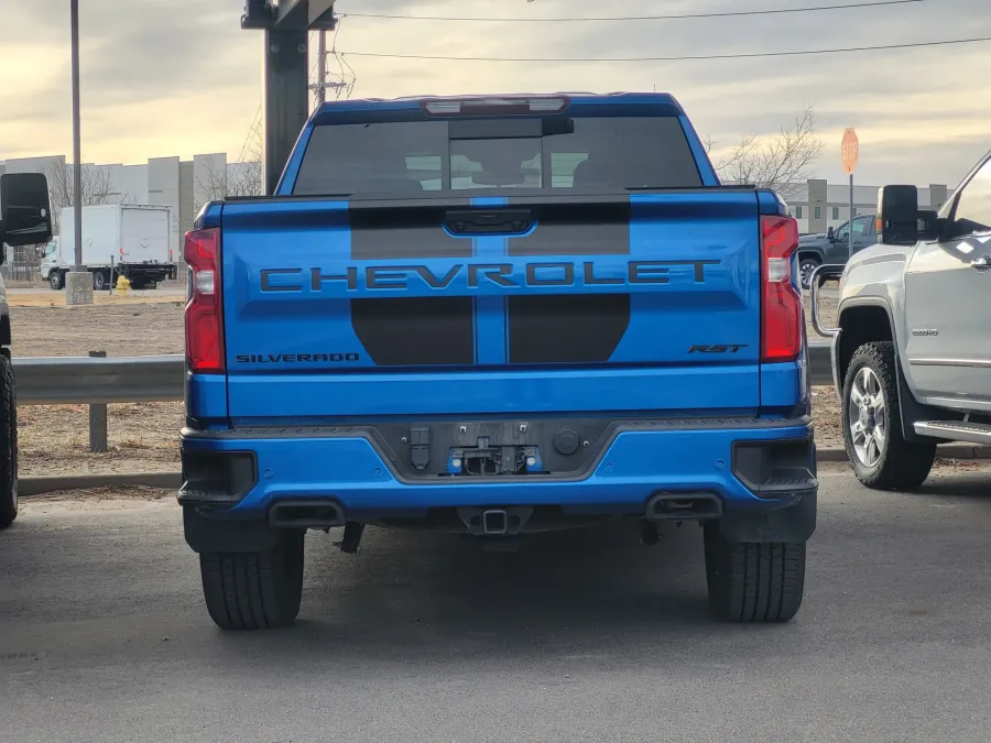2023 Chevrolet Silverado 1500 RST | Photo 3 of 5