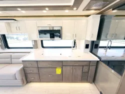 2027 Newmar Mountain Aire 4118 | Thumbnail Photo 10 of 28