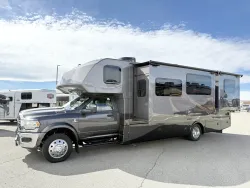 2025 Dynamax Isata 30FW | Thumbnail Photo 19 of 25