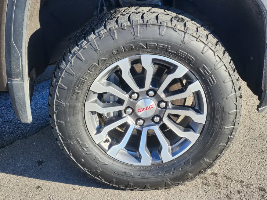 2019 GMC Sierra 1500 AT4 | Photo 5 of 21