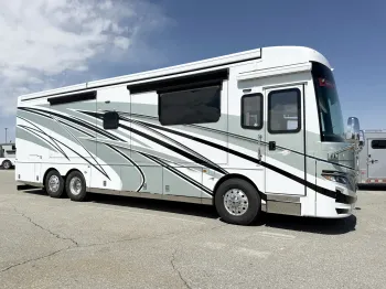 2027 Newmar Mountain Aire 3825