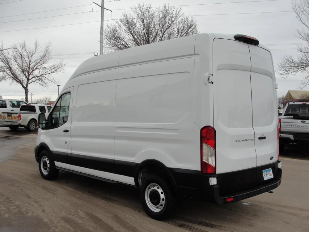 2022 Ford Transit | Photo 3 of 11