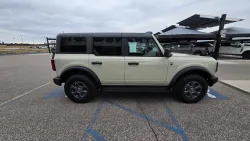 2025 Ford Bronco | Thumbnail Photo 4 of 29