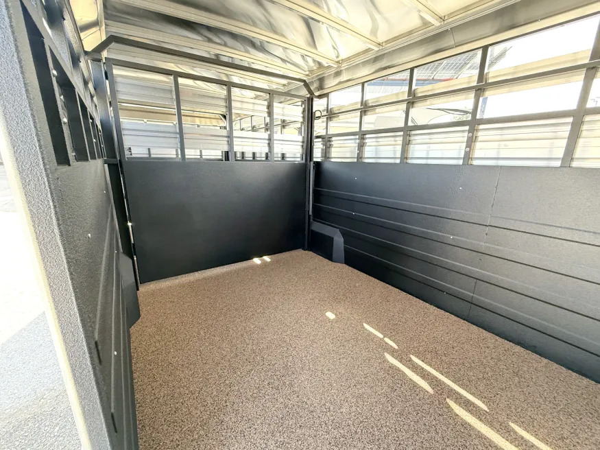 2026 Logan Coach Stock Combo | Photo 9 of 18