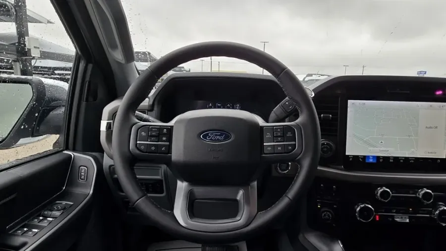 2025 Ford F-150 | Photo 15 of 29