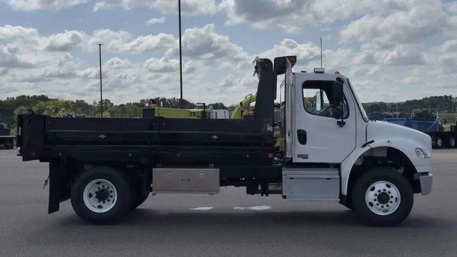 2026 Freightliner M2 106 | Photo 9 of 21