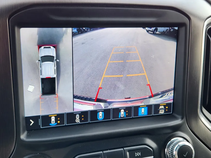 2022 GMC Sierra 2500HD AT4 | Photo 10 of 20