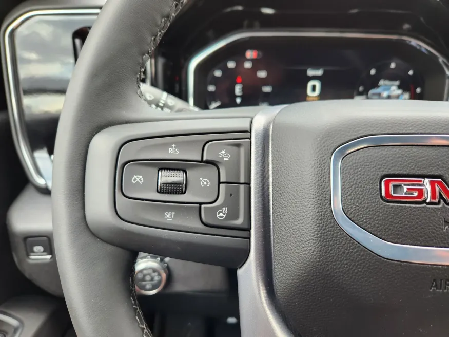 2025 GMC Sierra 2500HD SLT | Photo 24 of 32