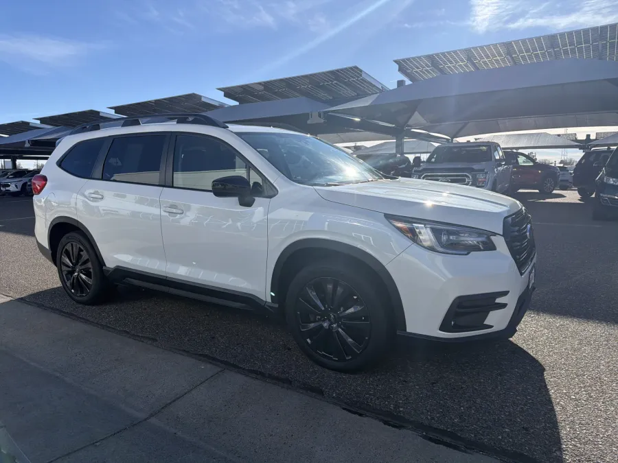 2022 Subaru Ascent Onyx Edition | Photo 6 of 25