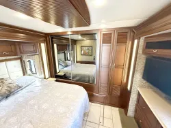 2015 Newmar Ventana 3436 | Thumbnail Photo 11 of 19
