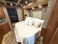 2017 Emerald Prevost X3-45 Double Slide | Thumbnail Photo 18 of 34