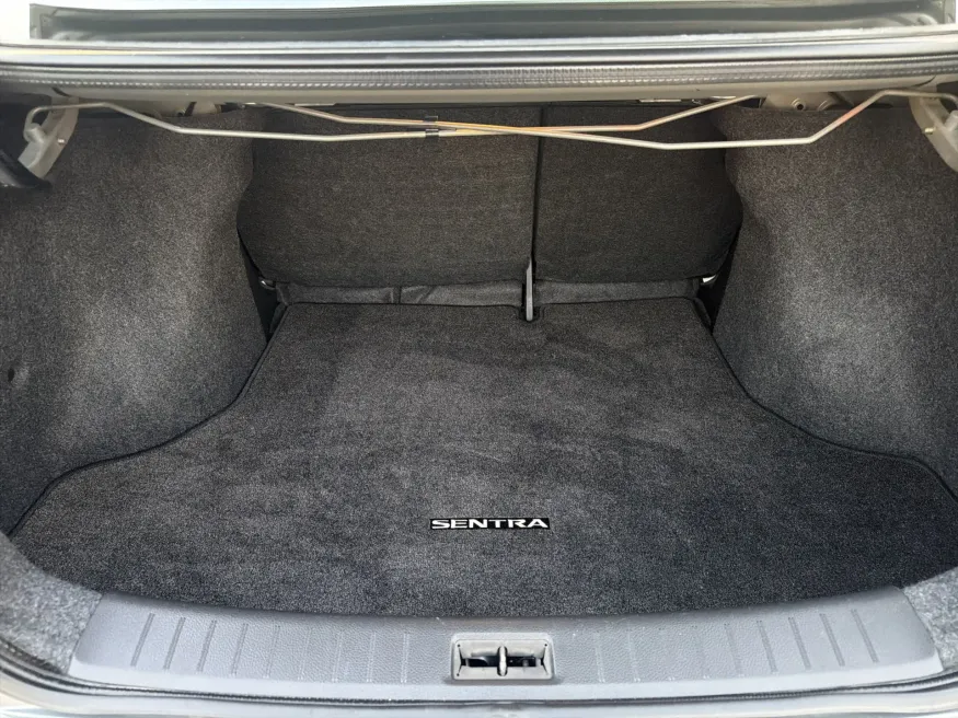 2014 Nissan Sentra FE+ SV | Photo 8 of 18