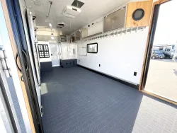 2025 Logan Coach Ultimate Sports Hauler | Thumbnail Photo 19 of 33