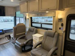 2022 Newmar Canyon Star 3927 | Thumbnail Photo 15 of 28