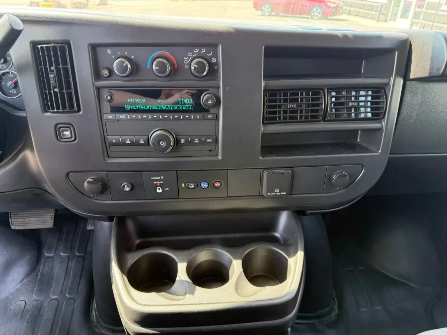 2025 Chevrolet Express 2500 Work Van | Photo 8 of 21