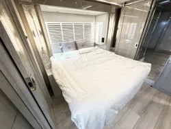 2022 Newmar King Aire 4531 | Thumbnail Photo 5 of 6