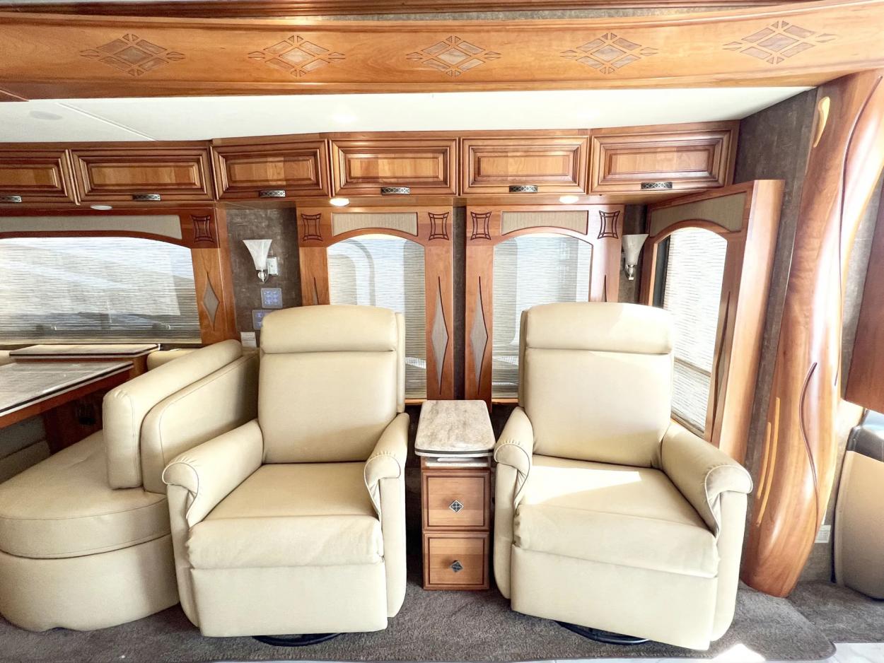 2015 Newmar London Aire 4553 | Photo 4 of 23
