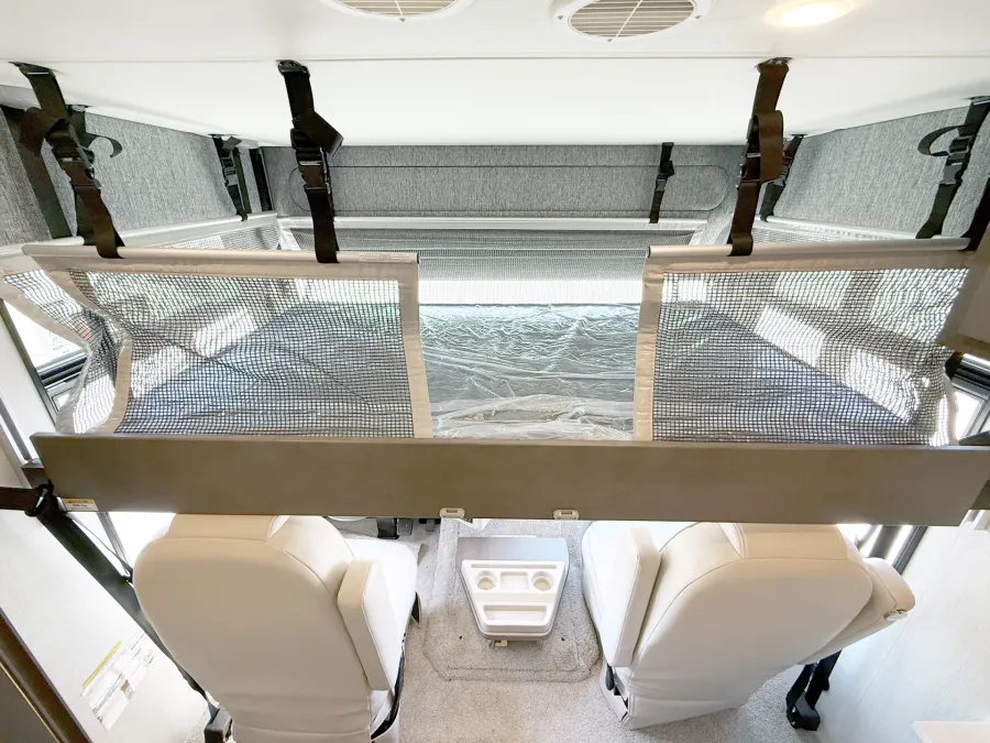 2027 Newmar Bay Star 3640 | Photo 8 of 31