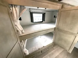 2026 Renegade Verona 40VBH | Thumbnail Photo 16 of 30