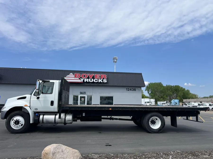 2018 International 4300 | Photo 9 of 11