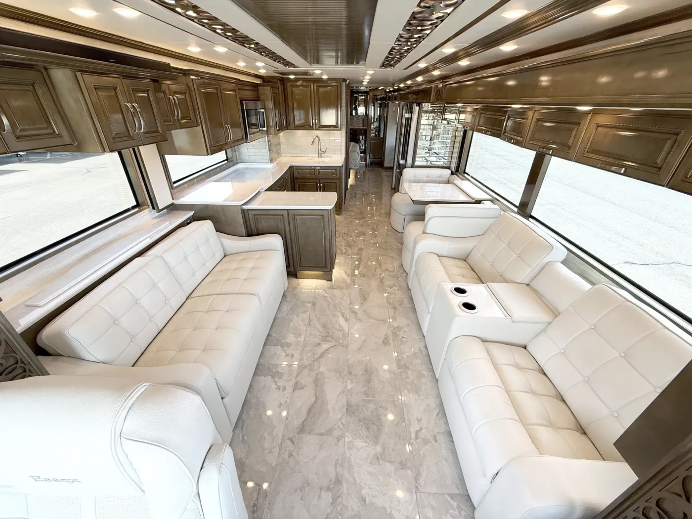 2026 Newmar Essex 4569 | Photo 4 of 5