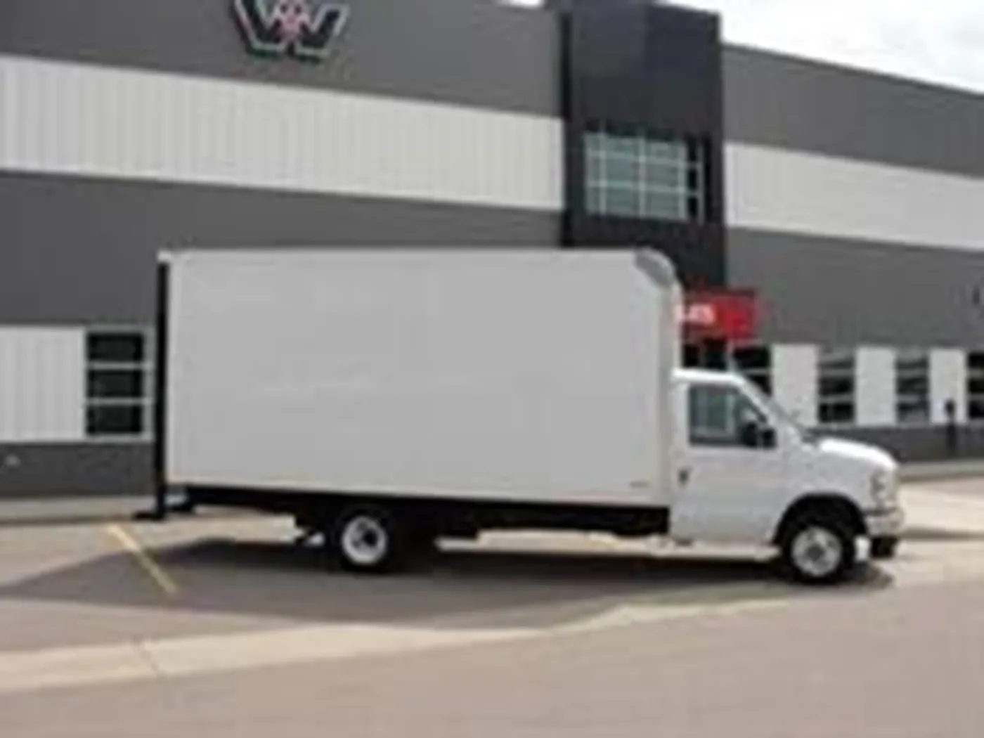 2026 Ford E-450 | Photo 4 of 10