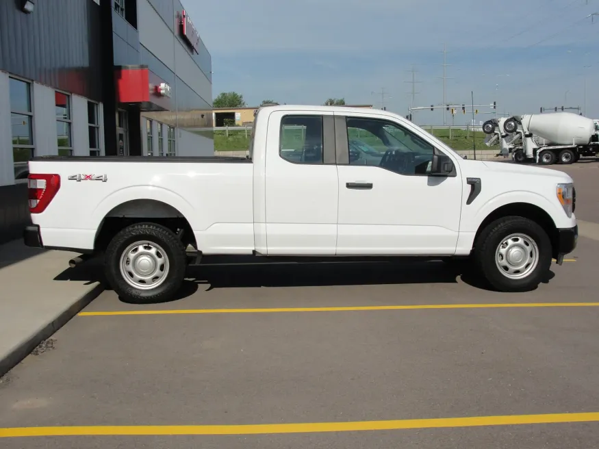 2022 Ford F-150 | Photo 4 of 11