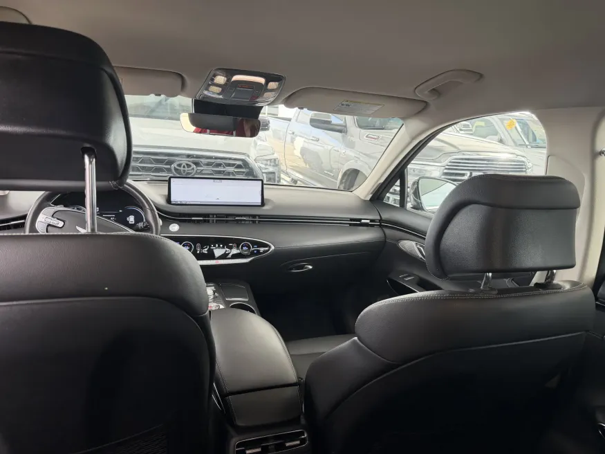 2025 Genesis GV70 2.5T | Photo 9 of 19