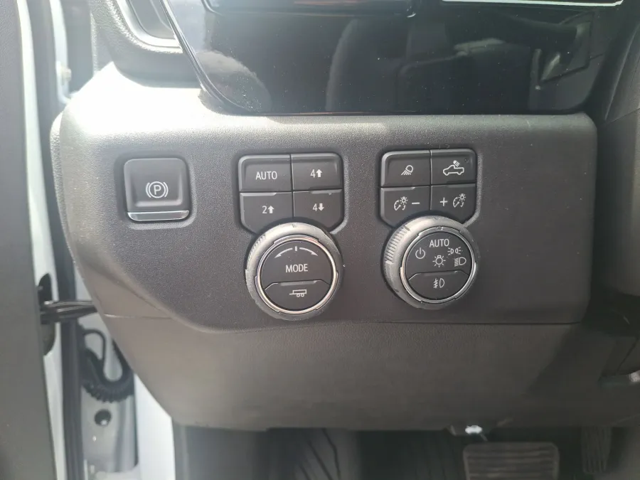 2026 Chevrolet Silverado 1500 LT Trail Boss | Photo 13 of 19