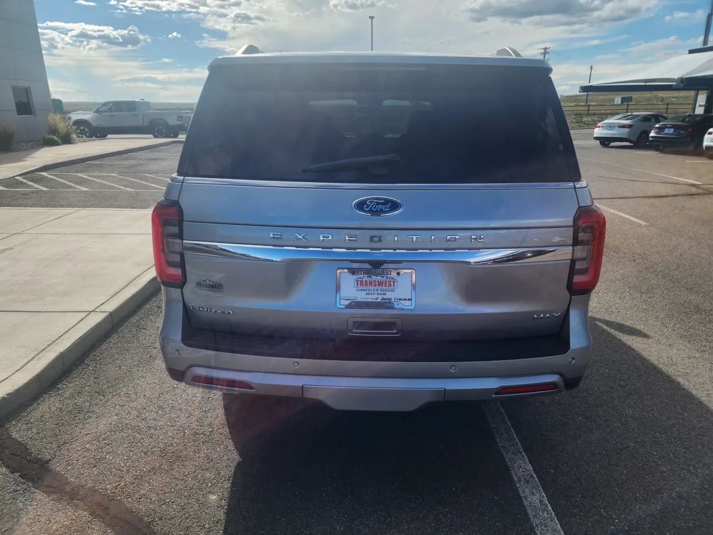 2022 Ford Expedition Max Limited | Photo 5 of 29