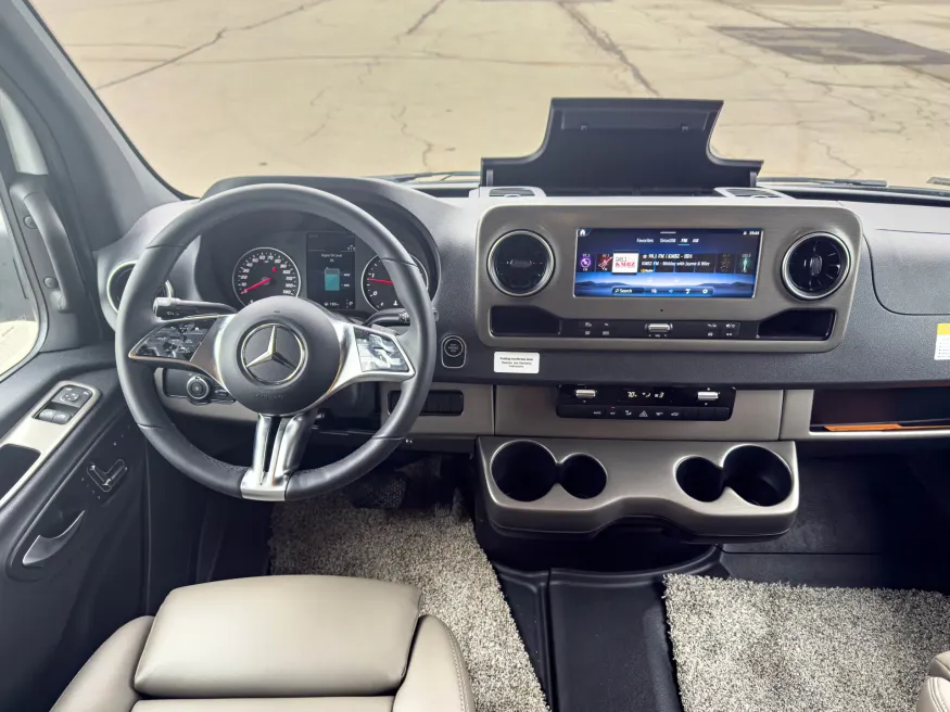 2027 Winnebago Navion 24R | Photo 11 of 29