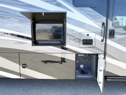 2026 Renegade Valencia 36SB | Thumbnail Photo 22 of 28