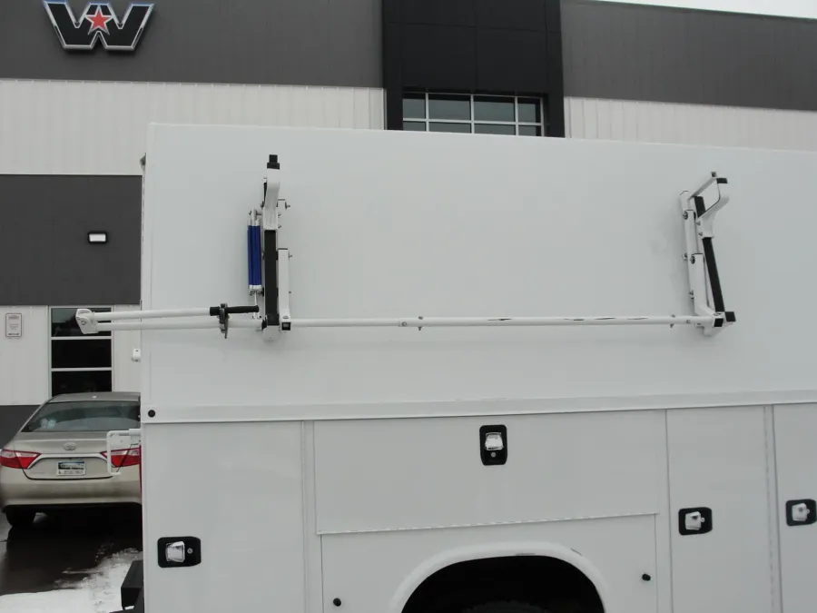 2020 Ford F-450 | Photo 9 of 14