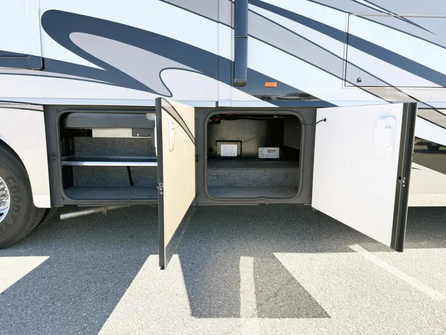 2012 Itasca Ellipse 42QD | Photo 26 of 32