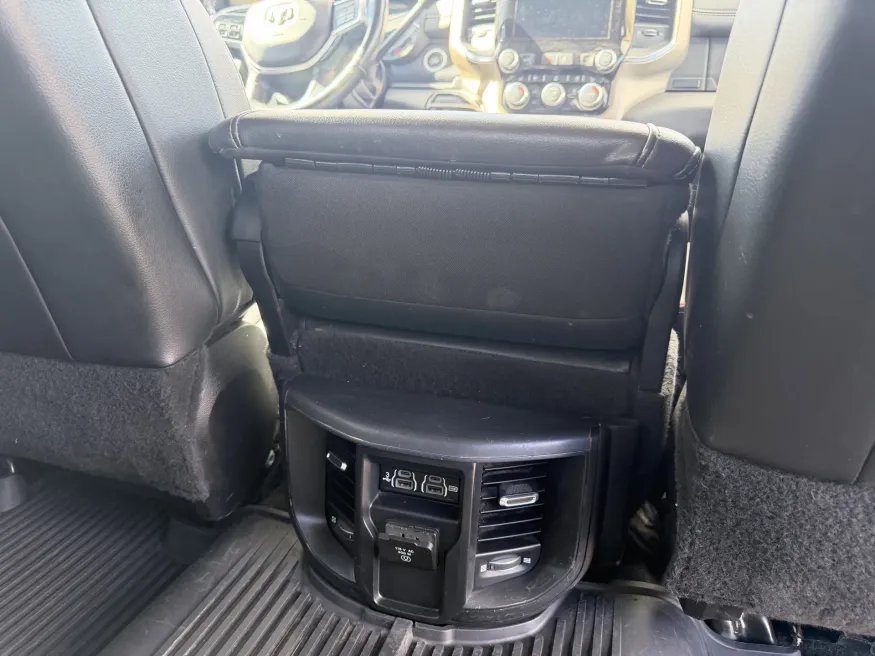 2019 RAM 2500 Laramie | Photo 11 of 21