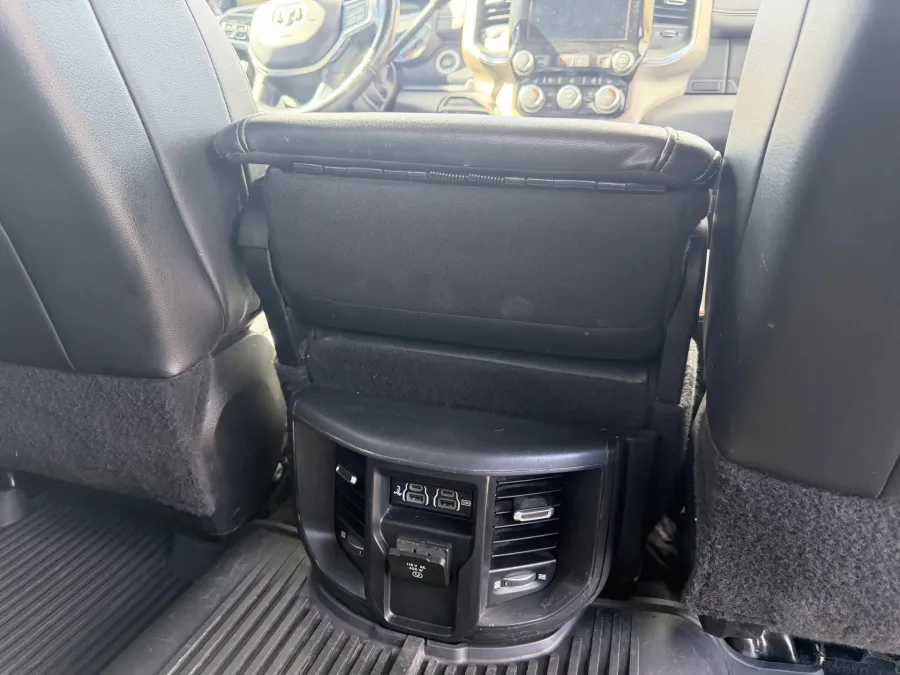 2019 RAM 2500 Laramie | Photo 11 of 21