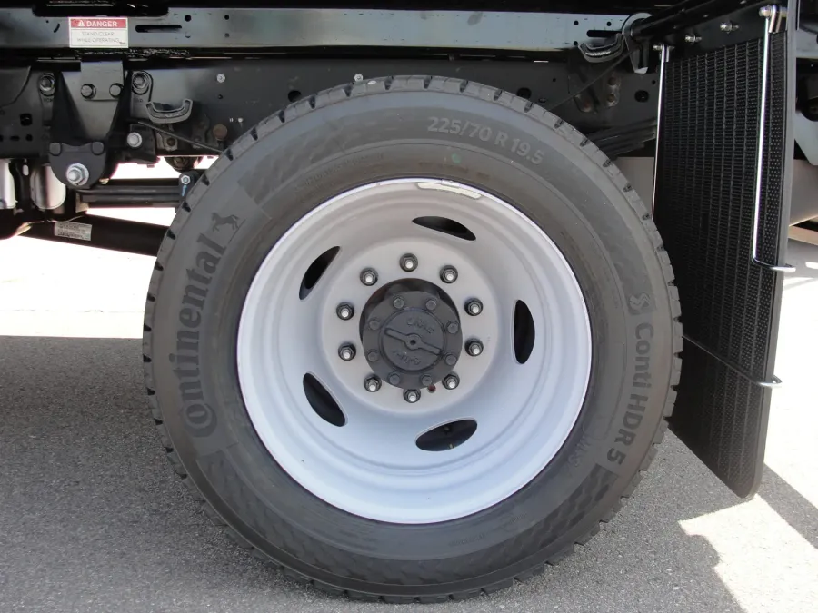 2025 Ford F-550 | Photo 18 of 18